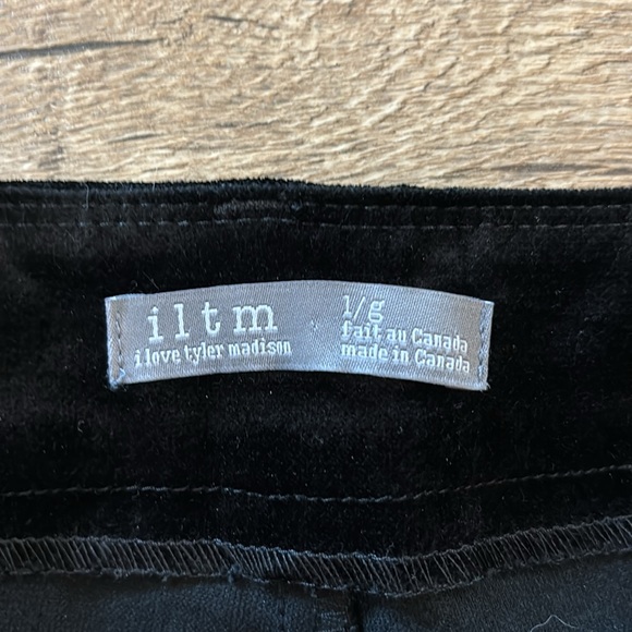 I Love Tyler Madison Women's Velour Texture Straight Leg Trousers Black Size Lg. - Picture 3 of 8
